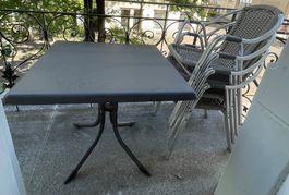 LAST CHANCE! - 4x Garten /  Balkon Stühle und Balkon Tisch