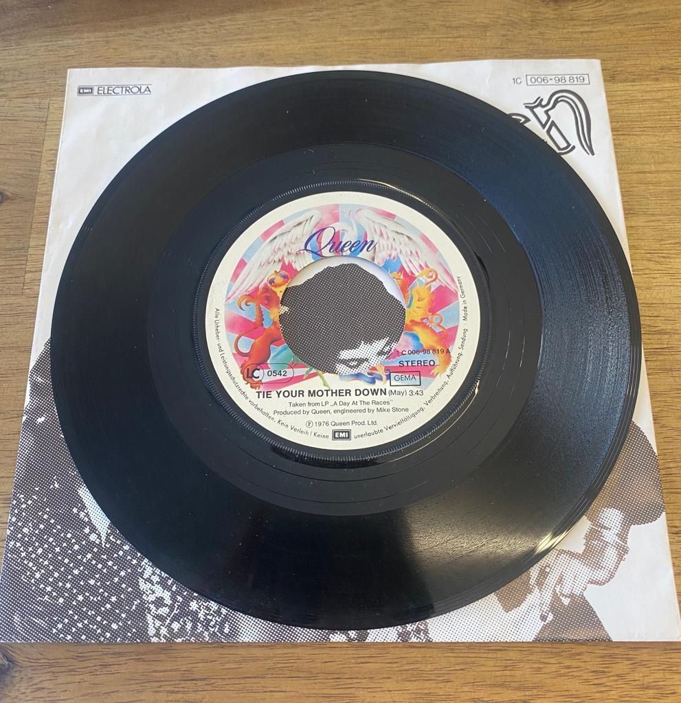 Dischi in vinile: Queen Tie your Mother Down Single 1976 – Usato da Belp venduto da B7L0 2