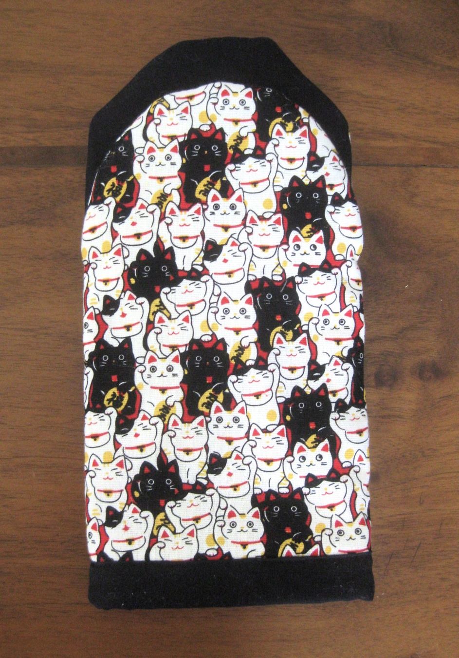 Handschuhe & Handstulpen: Backhandschuh Grillhandschuh, Katzen Maneki Neko, Handarbeit – Neu (gemäss Beschreibung) aus Kriens von Kraeutergarten 1