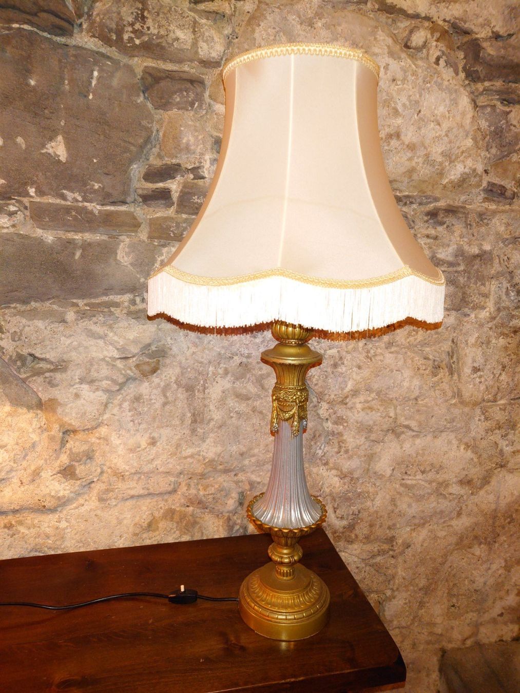 Lampade: Grosse exklusive Tischleuchte mit Seidenschirm um 1900 – Usato da Zürich venduto da Rst7 2
