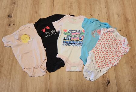 5 Baby Bodys gemischt verschiedene Marken Grösse 62-68