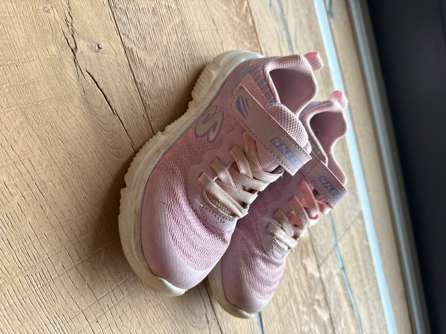 Skechers Scarpe per ragazze: Scrchers Gr. 33 – Usato da Himmelried venduto da Dievole