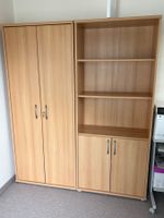 Schrank und Gestell in Holz