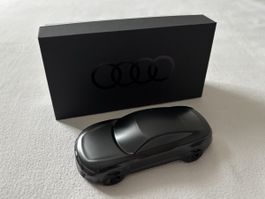 Audi e-tron GT Skulptur Briefbeschwerer Modell 1:43 massiv