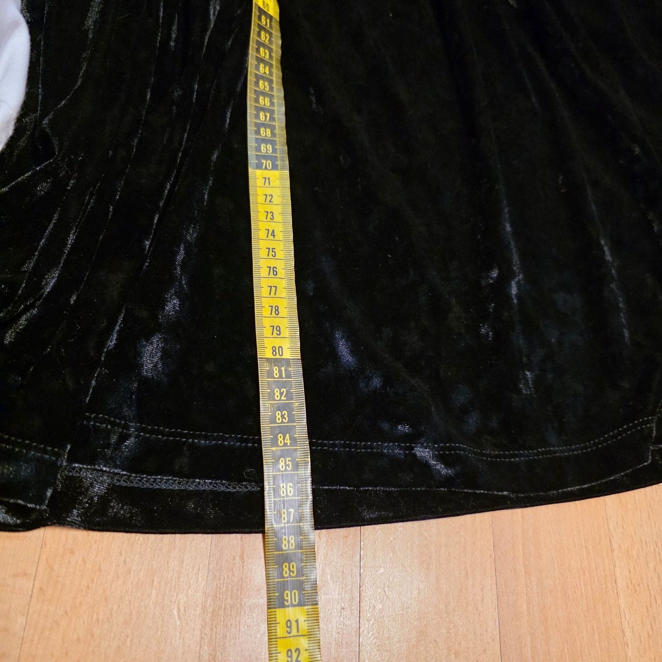Kleider: OVS Samtkleid Gr. M – schwarz, rückenfrei – Gebraucht aus Wald ZH von CapLux 8