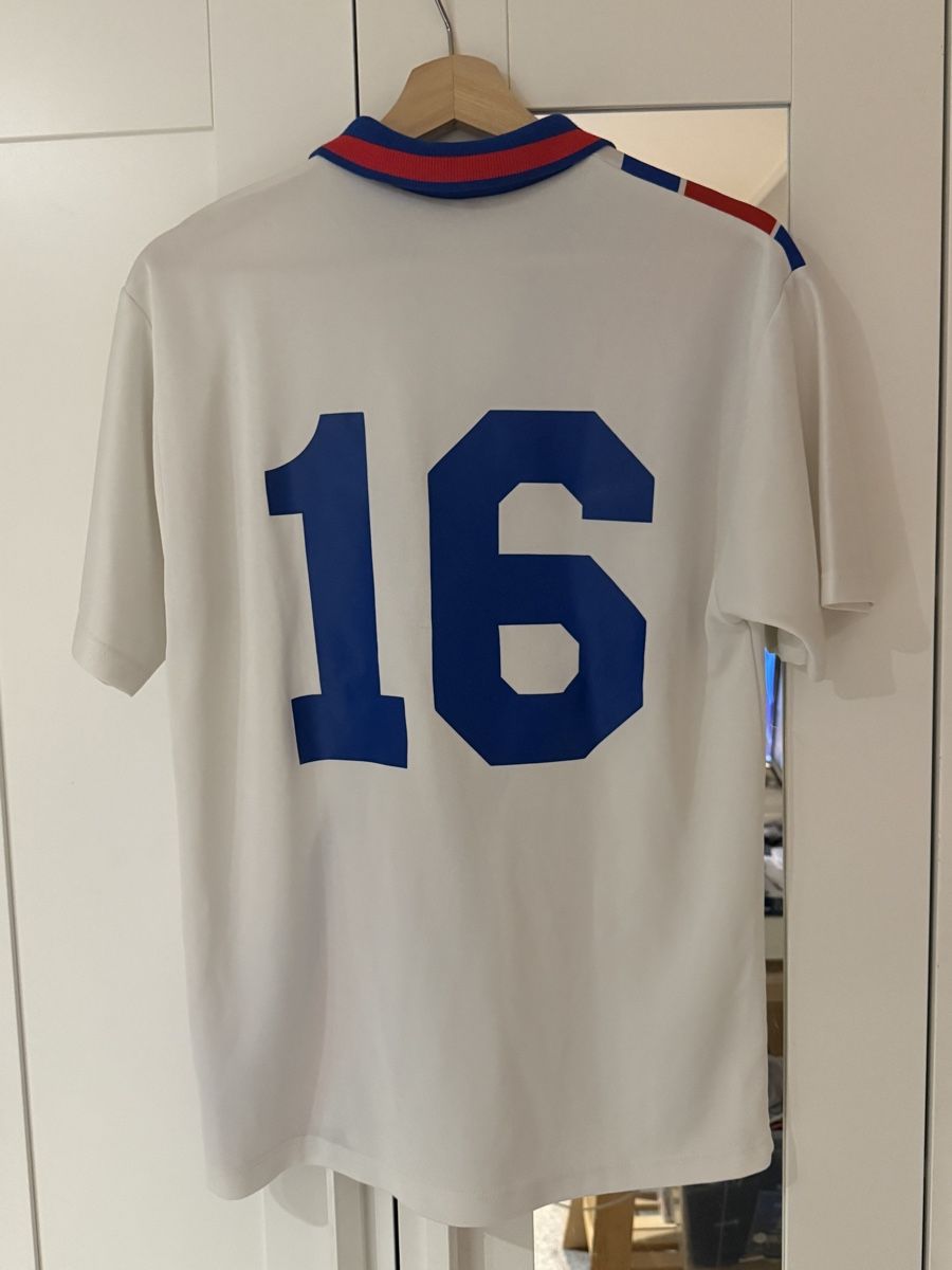 Canottiere & Pantaloni: Fussball-Trikot Twed #16 – Usato da Winterthur venduto da Dawinchi 1