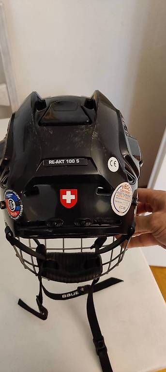 Caschi: casque de hockey, très peu utilisé – Usato da Lausanne venduto da amkd 1