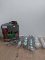 Weihnachtsdeko-Set (Christbaumständer, Kugeln, Lichterkette)
