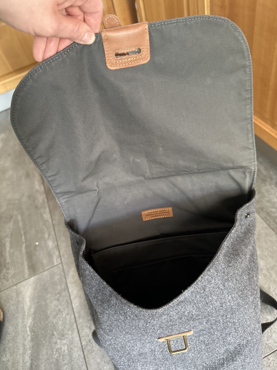 Fjällräven Zaini: Fjällräven Norrvage Filz Foldsack – Usato da Magden venduto da Suki_ 2