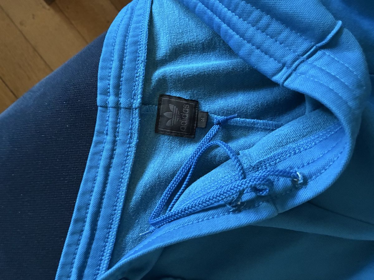 Adidas Pantaloni: Adidas Trainingshose blau Vintage – Usato da Liebefeld venduto da rafael555 3