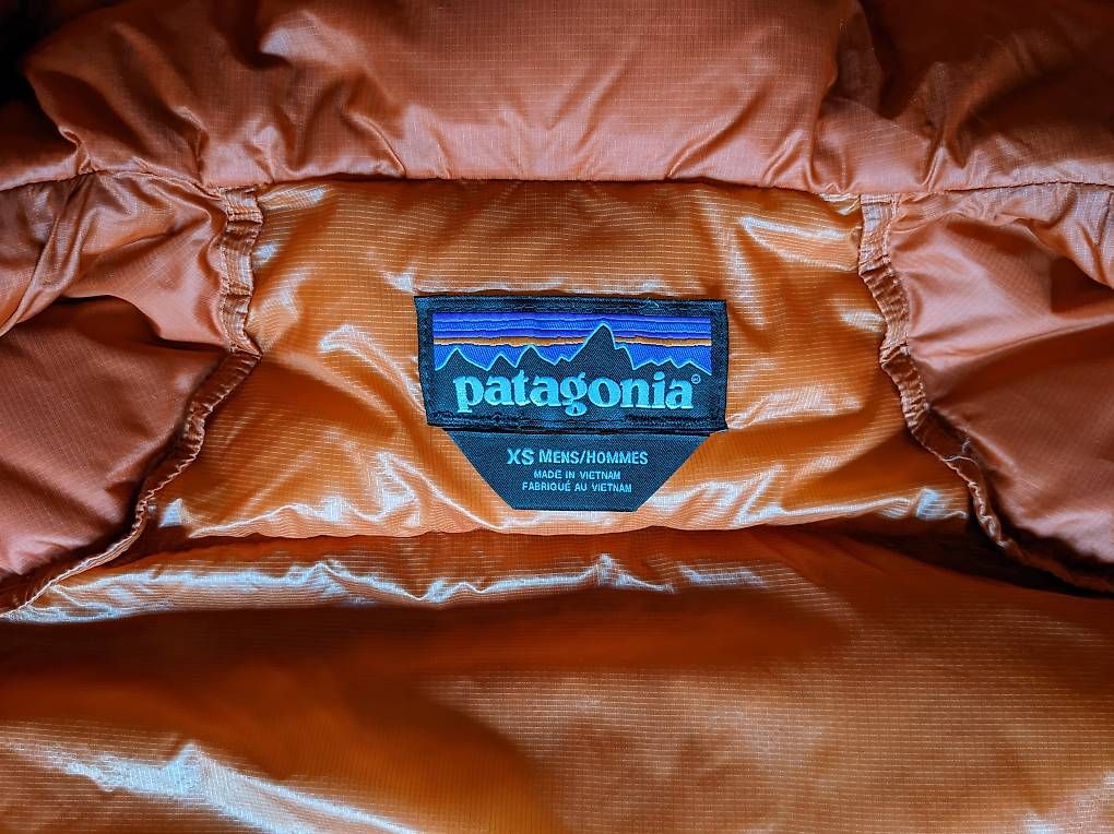 Patagonia Giacche: Patagonia Fitz Roy Down Jacket- Men's XS – Nuovo (secondo la descrizione) da Innertkirchen venduto da Flir 3