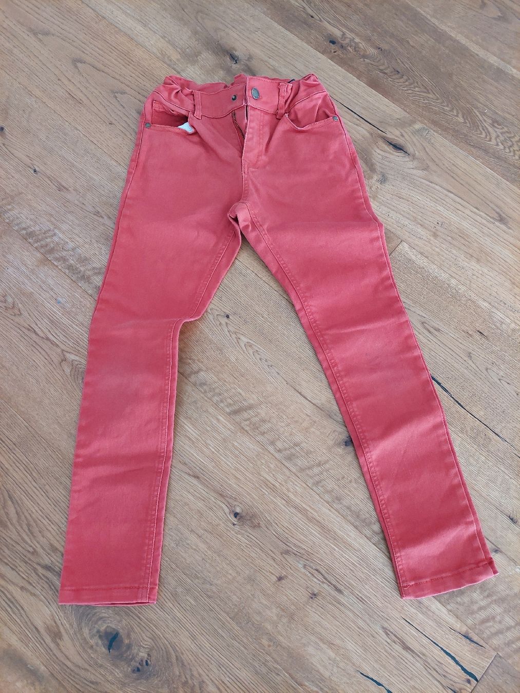 Hosen: Coole Jungen Jeans, Gr. 140 Terragottarot – Gebraucht aus Niederbuchsiten von Dins01
