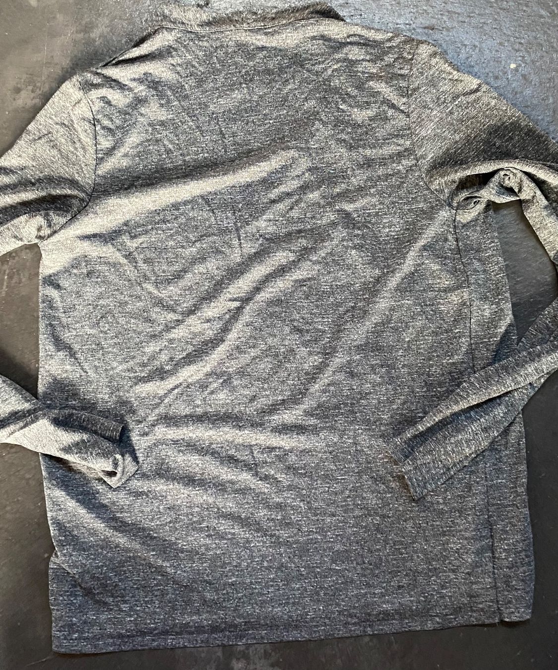 Top: Top Grau American Vintage 38 – Usato da Chur venduto da simhofstr 1
