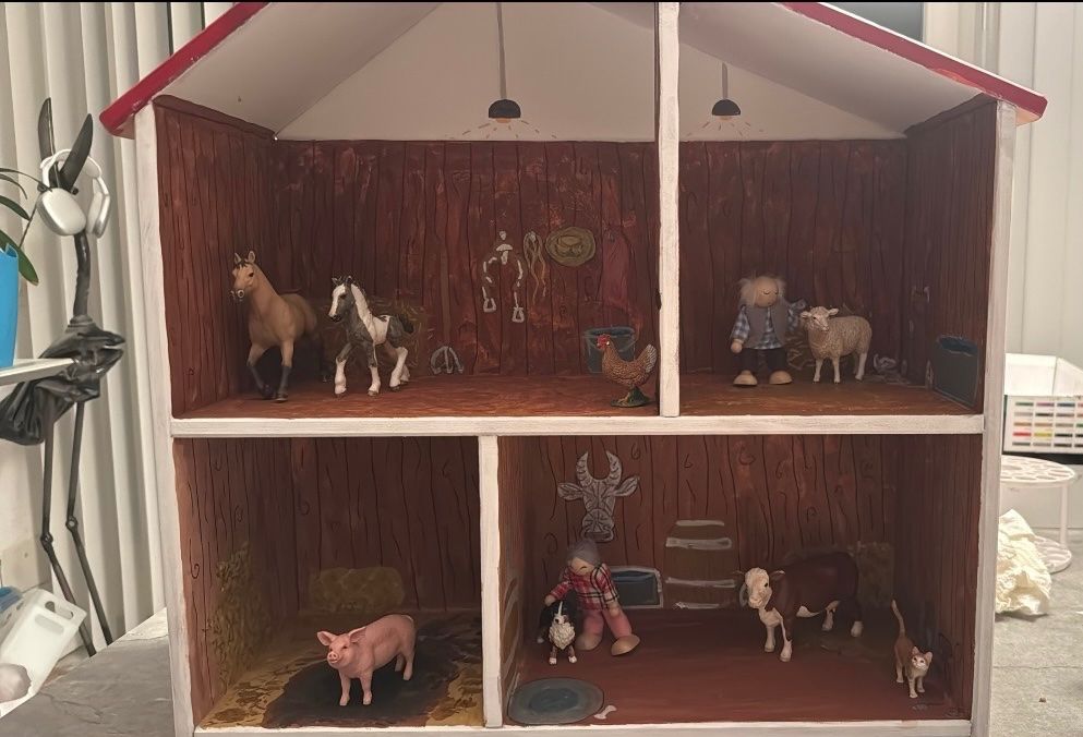 Case e mobili per bambole: Puppenhaus Bauernhof – Usato da Bellach venduto da S.Kyra