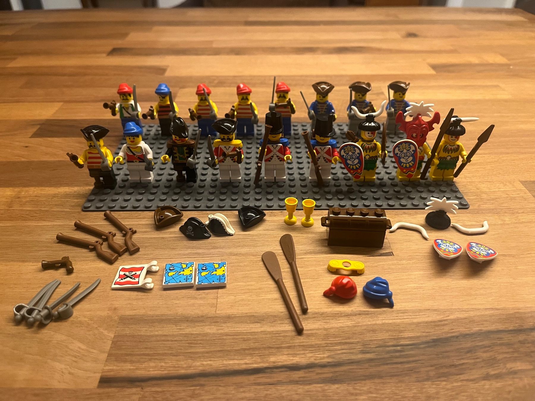 Lego Giocattoli: Lego System Piraten 17 MiniFiguren – Usato da Wabern venduto da Collectfun