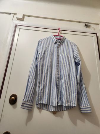 Chemise rayée AMI Paris, taille M, parfait pour l'été!