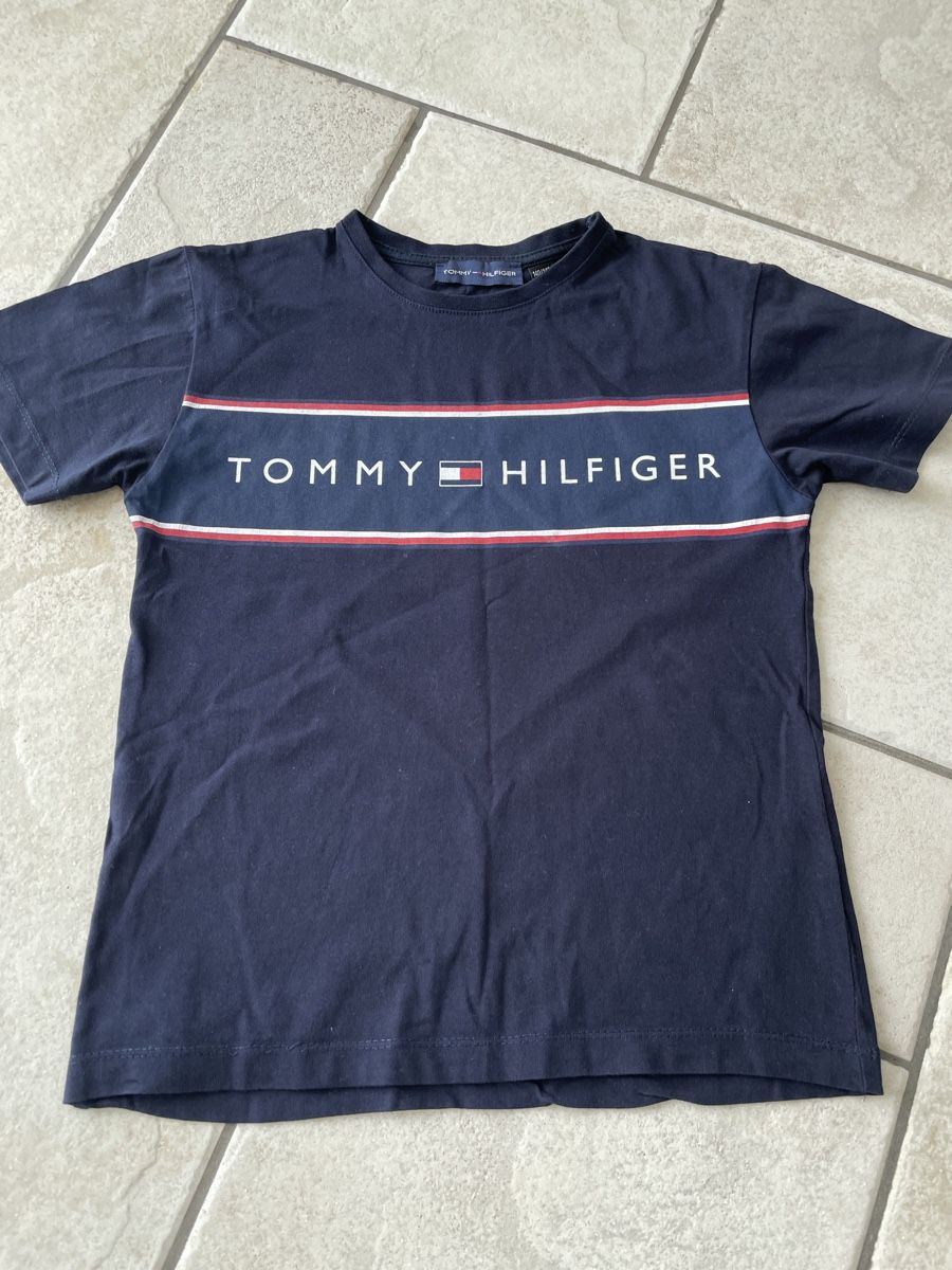 Hemden, T-Shirts & Polos: T-Shirt Gr.ca.134   Brief 3.00 Fr. – Gebraucht aus Waltenschwil von lina-04 6
