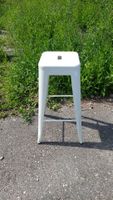 Weisser Barhocker aus Metall, Top Zustand für den Sommer!
