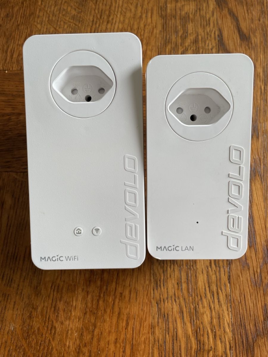 Devolo Laufwerke & Adapter: Devolo Magic 2 LAN + WiFi Set – Gebraucht aus Aarau Rohr von calgary90