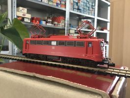 FLEISCHMANN N Rote Elektrolokomotive DB 110 216-9