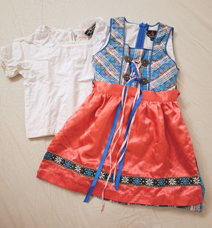 🥨 Cute Dirndl + Blouse (gr. 86/92)