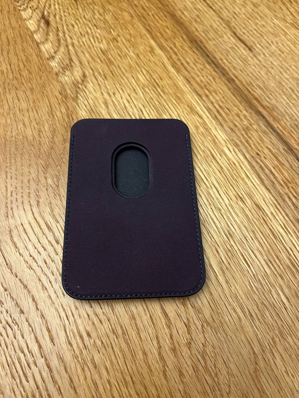 Cover & Protezioni schermo: iPhone Wallet mit MagSafe – Farbe: Brombeere – Usato da Zürich venduto da K.B123 1