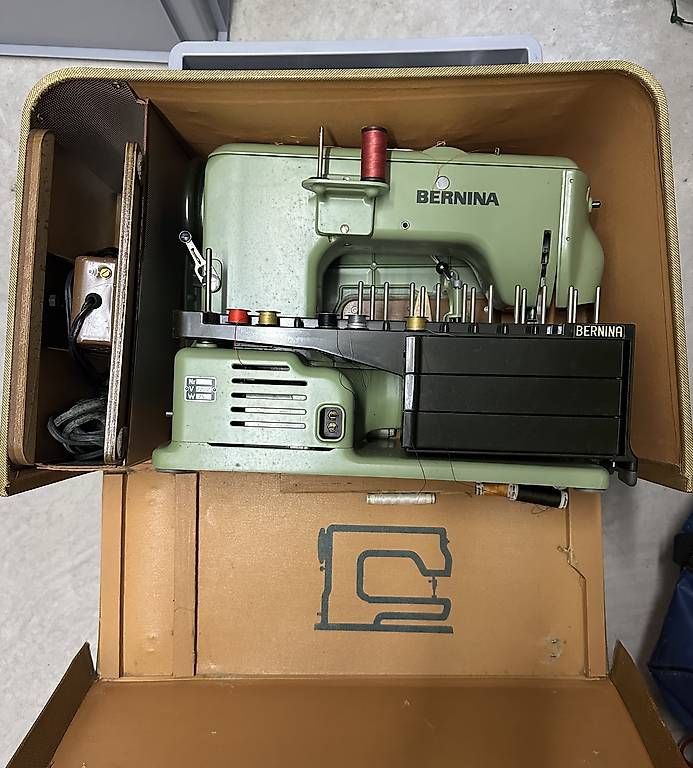 Bernina Nähmaschinen: BERNINA Record Nähmaschine mit Originalkoffer – Gebraucht aus St. Gallen von Goldacherin