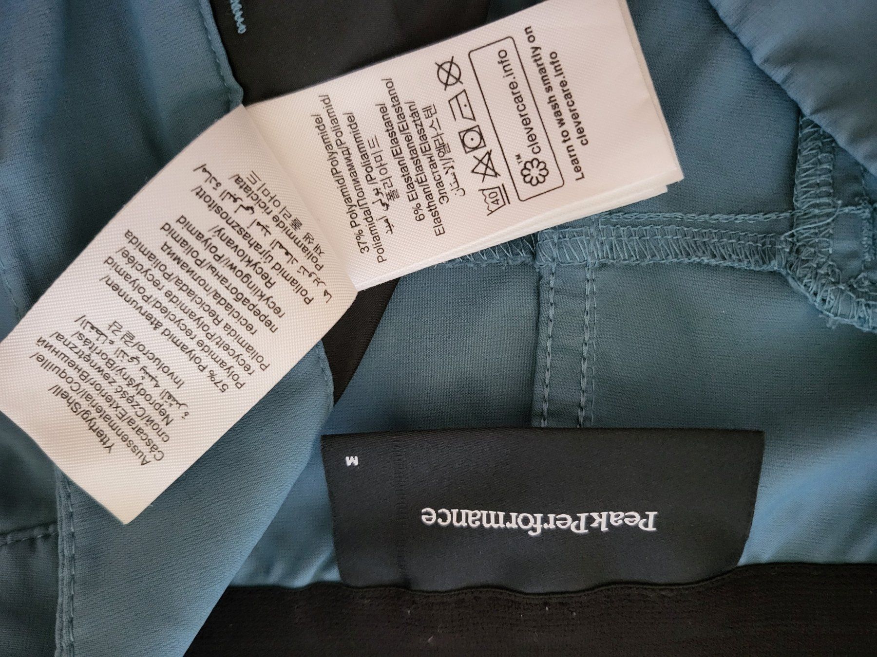 Peak Performance Pantaloni: Set mit 3 Peak Performance Damen Shorts, Grösse M – Usato da Gattikon venduto da Andi1209 8