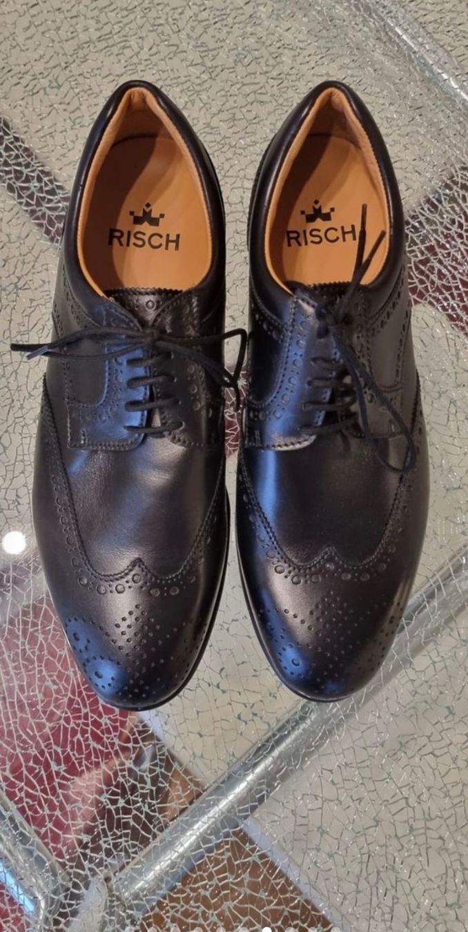 Scarpe da uomo: Risch Schuh Derby Eugenio in Nero Gr.6 / Gr. 40 – Usato da Chur venduto da spicebone