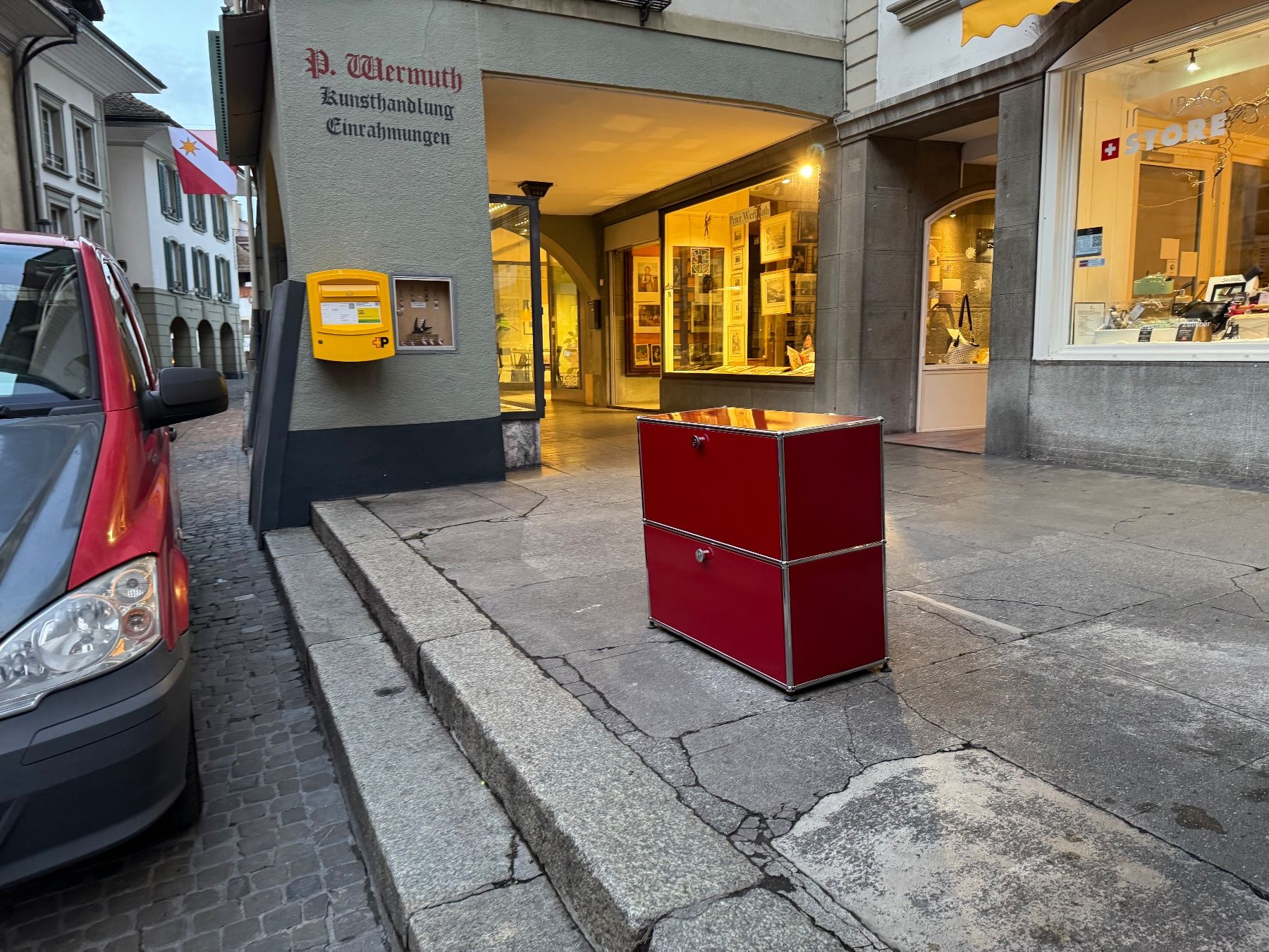 USM Scaffali: Usm Highboard Rot  oder andere  Farbe Lieferung Gratis – Usato da Thun venduto da Thuno6 7