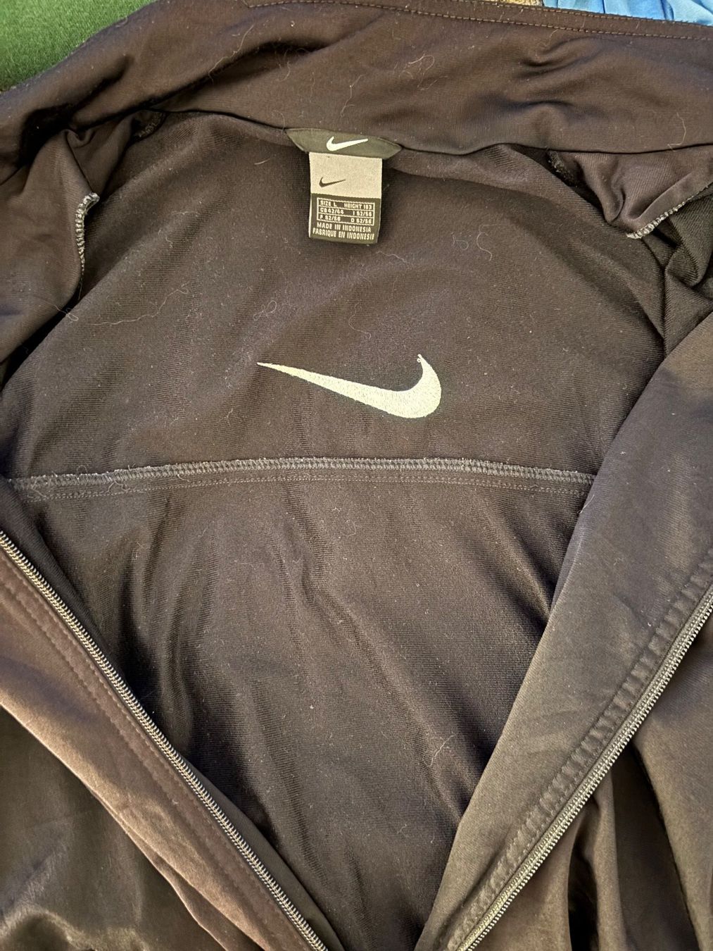 Nike Maglioni & Felpe: Nike Zipper Vintage – Usato da Horgen venduto da zimtaoui 2