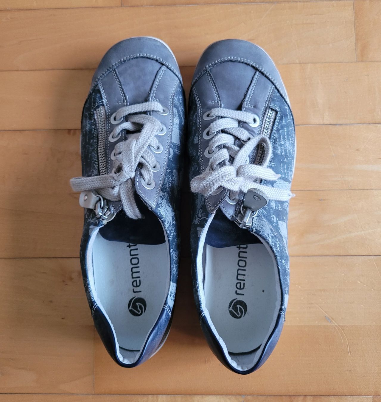 Lotti di vestiti: Diverse Damenkleider – Usato da St. Margrethen SG venduto da SamusAran 7