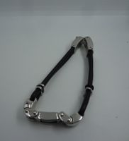 Armband aus Stahl und Gummi