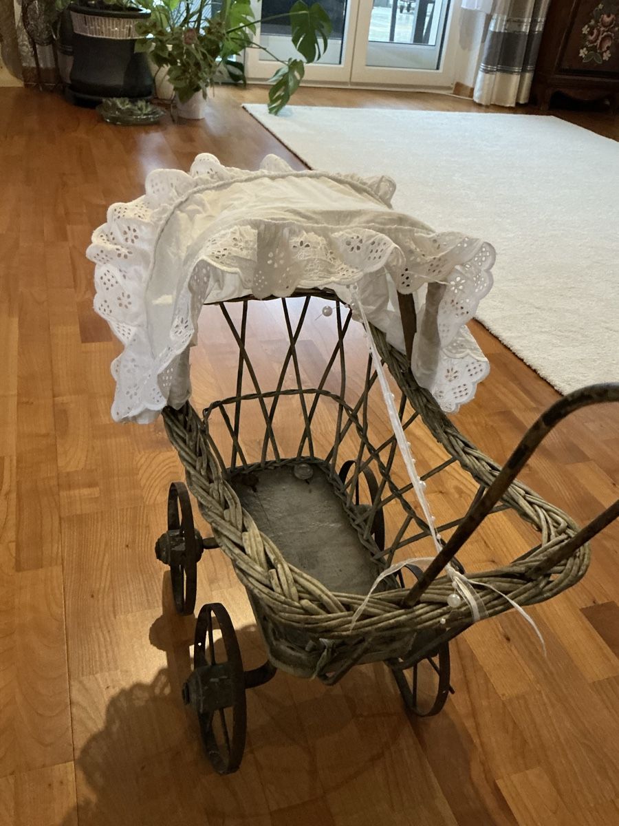 Carrozzine per bambole: Antiker Puppenwagen – Usato da Niederdorf venduto da Betonrose 2