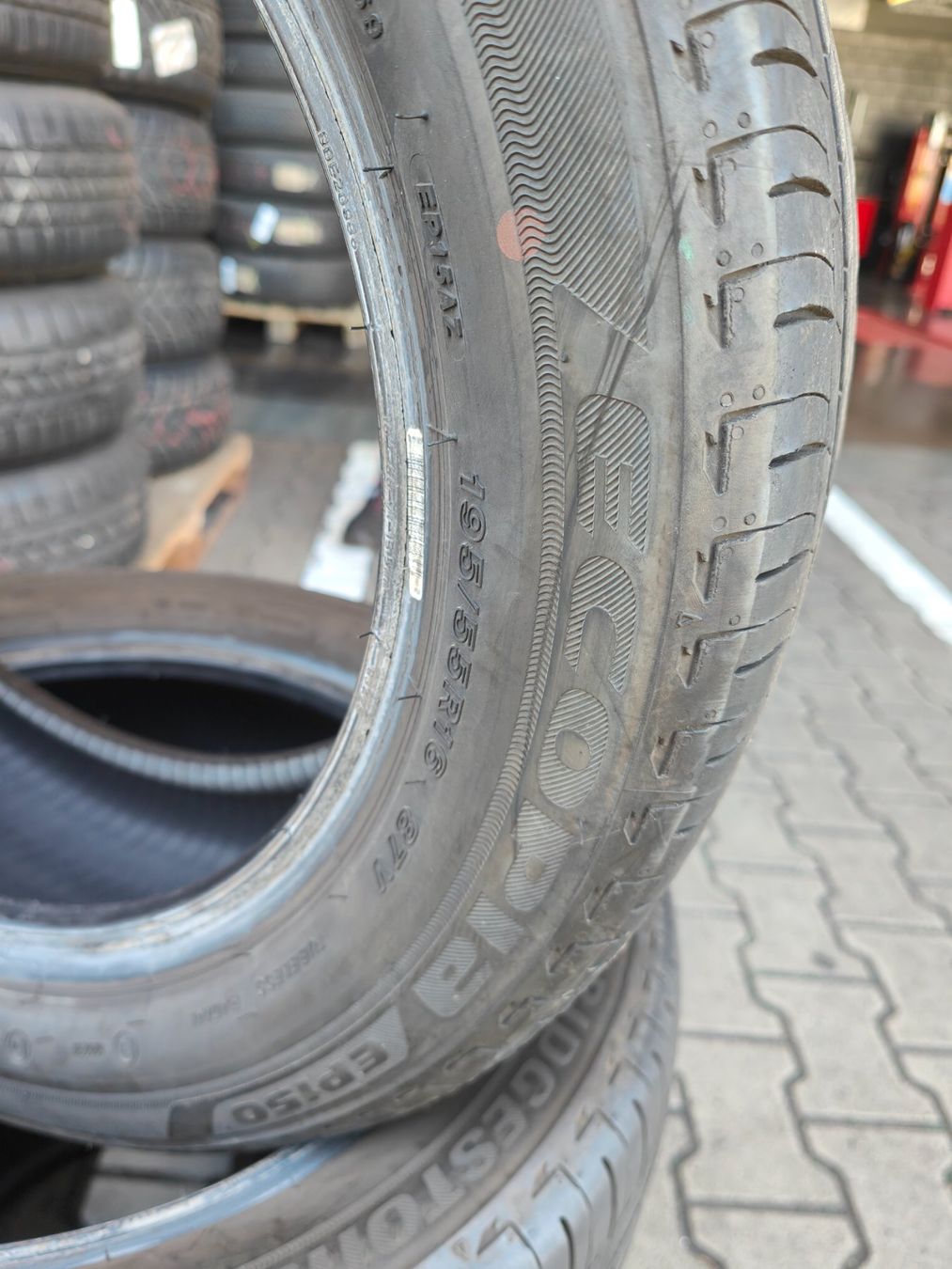 Bridgestone Pneumatici & Ruote complete: Sommerreifen 195/55 R16 – Usato da Oberengstringen venduto da Reifen-Lagerverkauf 2