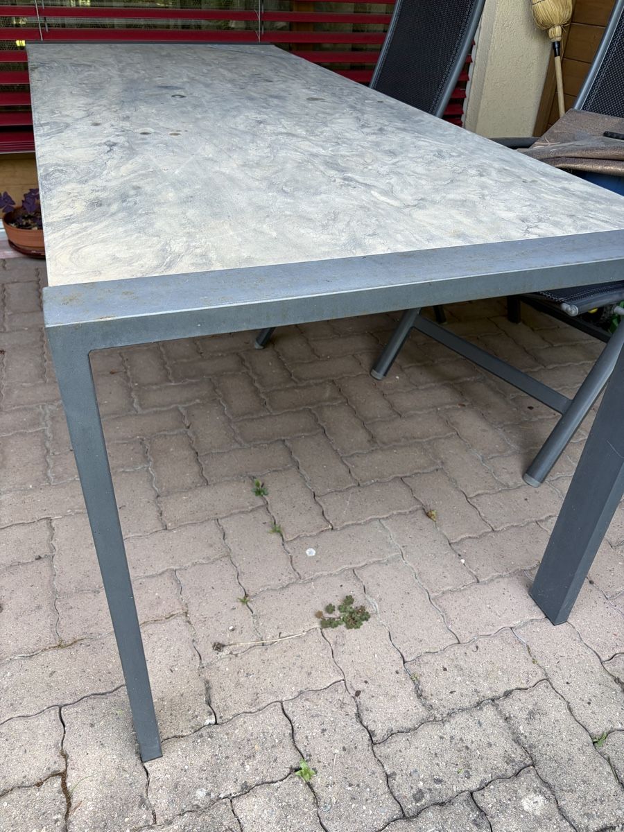 Tables: Gartentisch sehr stabil – D'occasion à Thun par Tico-Aleman 1