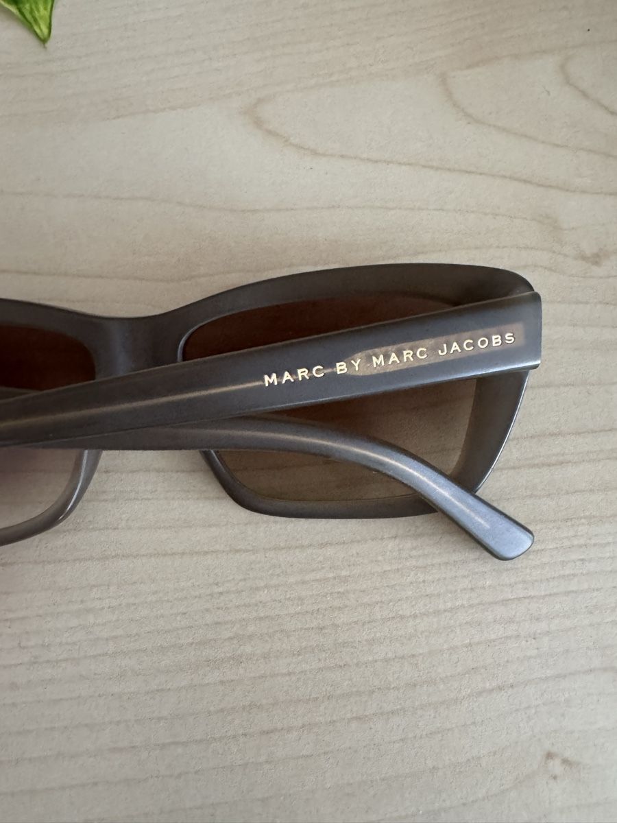 Marc Jacobs Occhiali & Lenti: Marc Jacobs Sunglasses-Blumarine Case – Usato da Fällanden venduto da emilyeheim 4