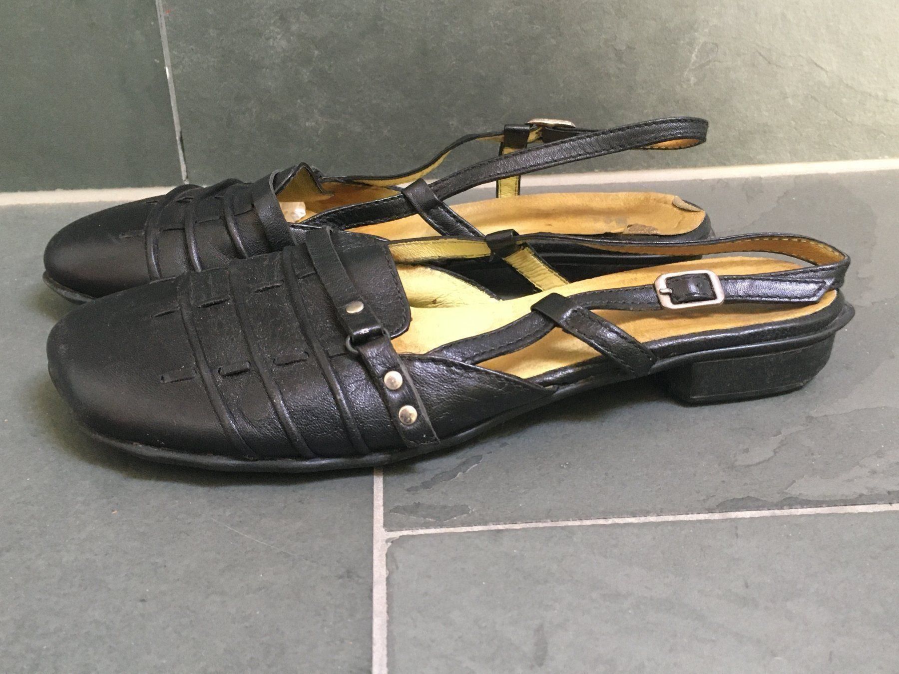 Chaussures femmes: Sandalen, geschlossen – D'occasion à Mittelhäusern par lacapo8 1