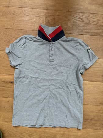 MONCLER POLOSHIRT IN GRAU