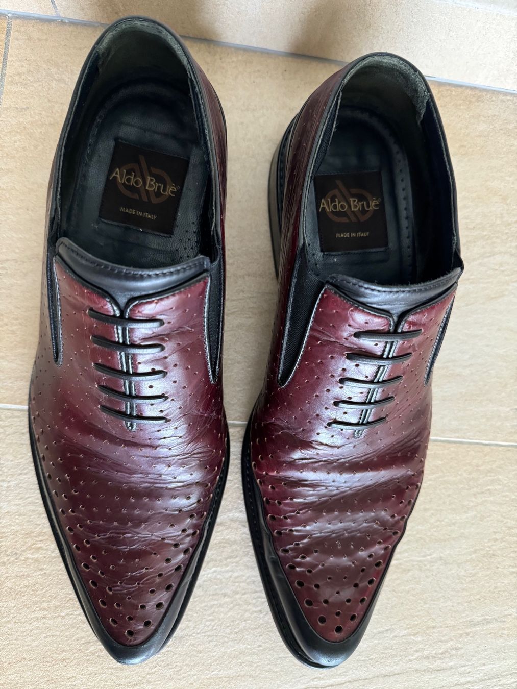 Herrenschuhe: Chaussures habillées perforées Aldo Bruè, p.44.5 – Gebraucht aus St-Gingolph von GoldenKeys 1