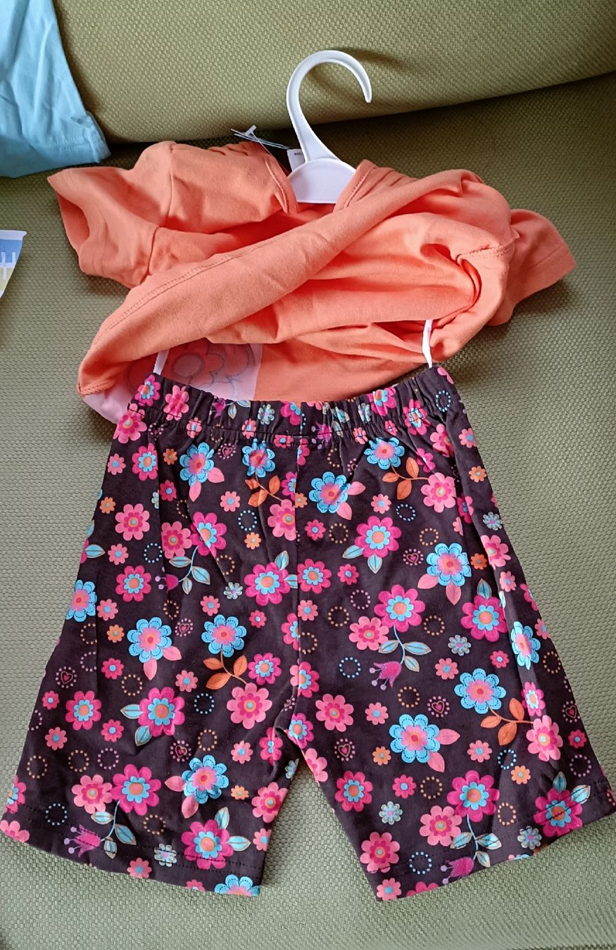 Lotti & Set di vestiti: set Kleinkinder-T-Shirt & Short Gr. 92 – Nuovo e nell'imballaggio originale da Porza venduto da tbch 2