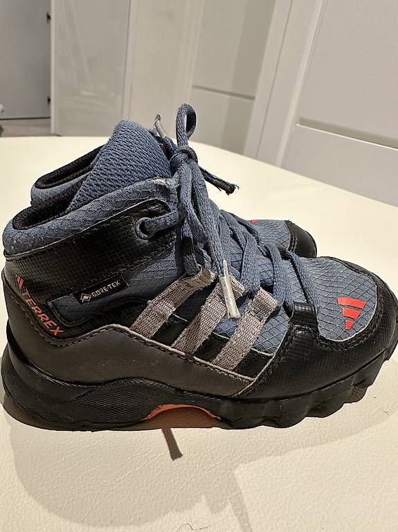 Scarpe per ragazzi: Adidas Terrex Gr 24 blau, schwarz, mid – Usato da Bernex venduto da ver_268v 1
