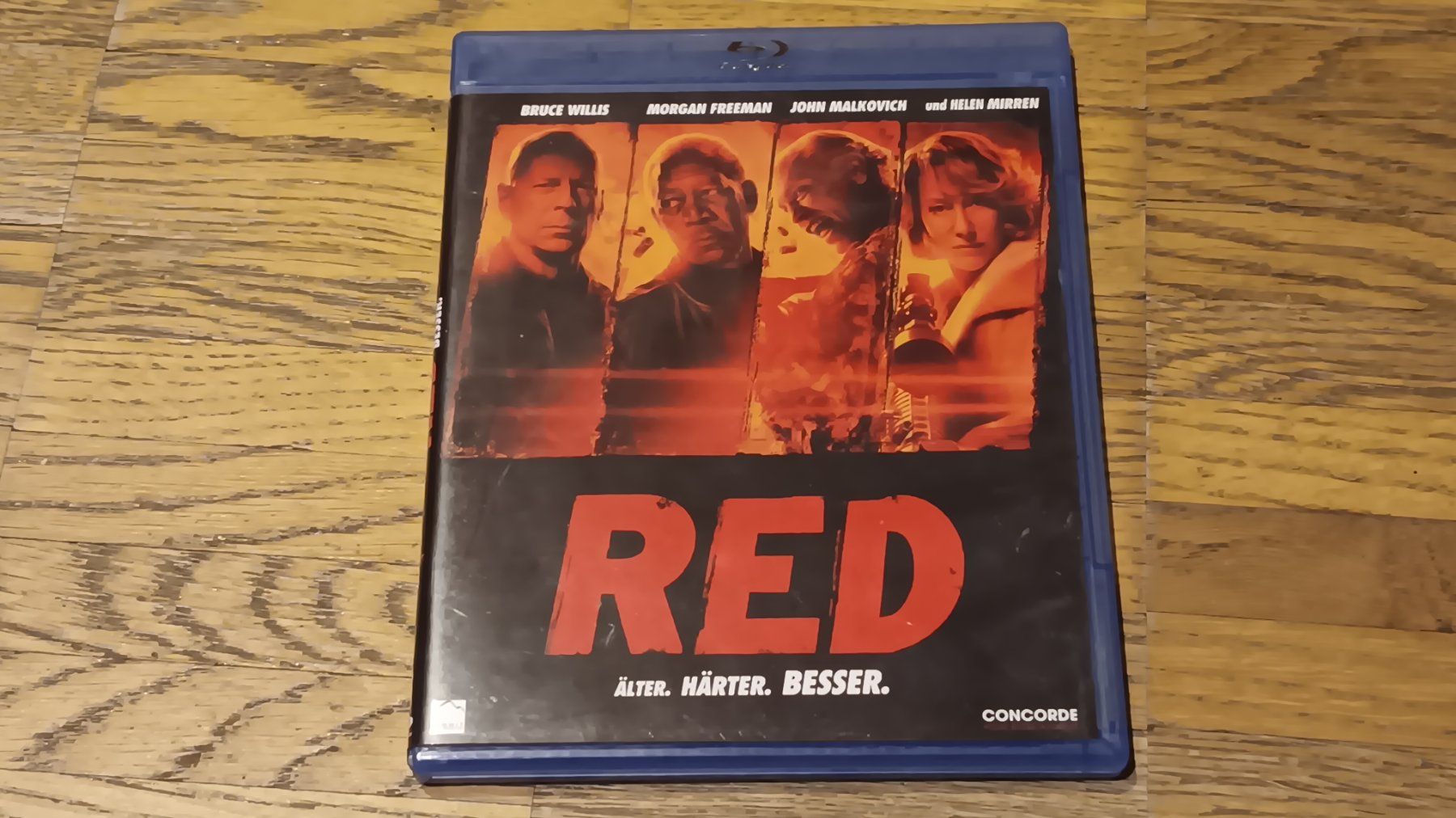 Tutti i DVDs: RED, mit Bruce Willis, M. Freeman, J. Malkovich, H.Mirren – Usato da Dietikon venduto da Rabia