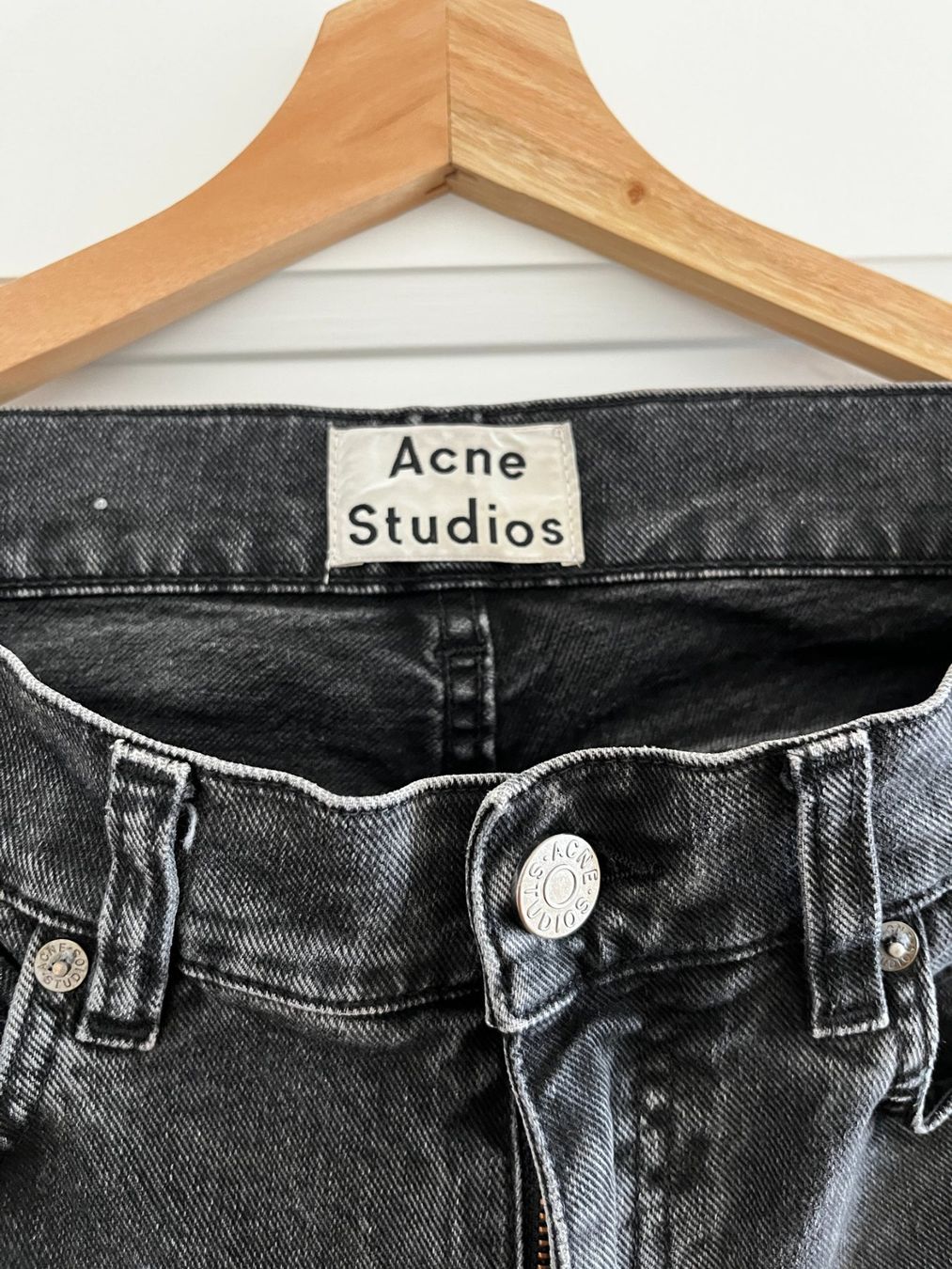 Acne Studios Jeans: ACNE STUDIOS THIN USED NOIR DENIM – D'occasion à Zürich par Ankawhi 1