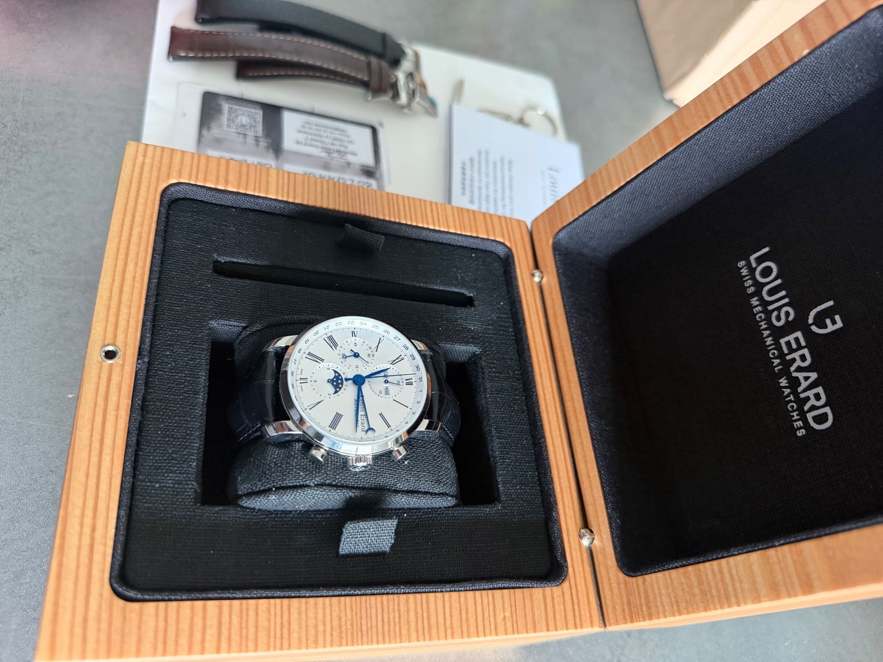 Louis Erard Orologi: Louis Erard excellence chronograph moonphase – Usato da La Chaux-de-Fonds venduto da cur_6qhf 2