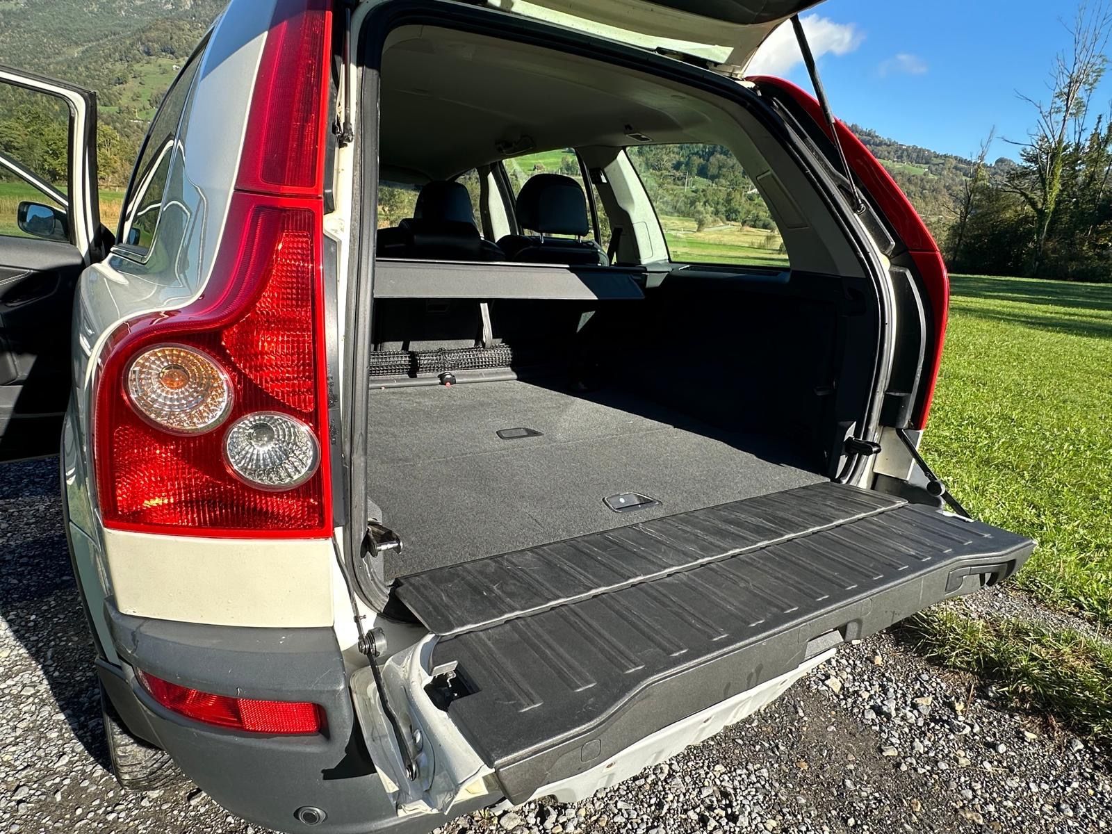 Volvo Autos: Volvo XC90 2.5 AWD mit MFK – Gebraucht aus Steinen von FIN 8