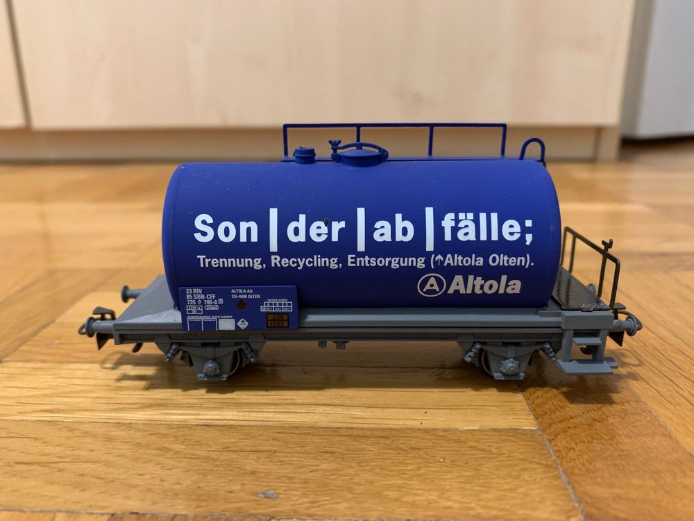 Lot De 3 Wagons Citernes Pétroliers Trix 23931 H0 - DR Epoque III - Neuf