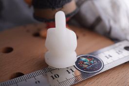 Schneequarz      Mittelfinger       ab 1.-  Auktion