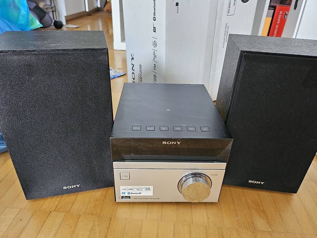 Multimediaplayer & Streamer: Sony CMT-SBT20B Home Audio System – Gebraucht aus Zürich von Koeivi2000