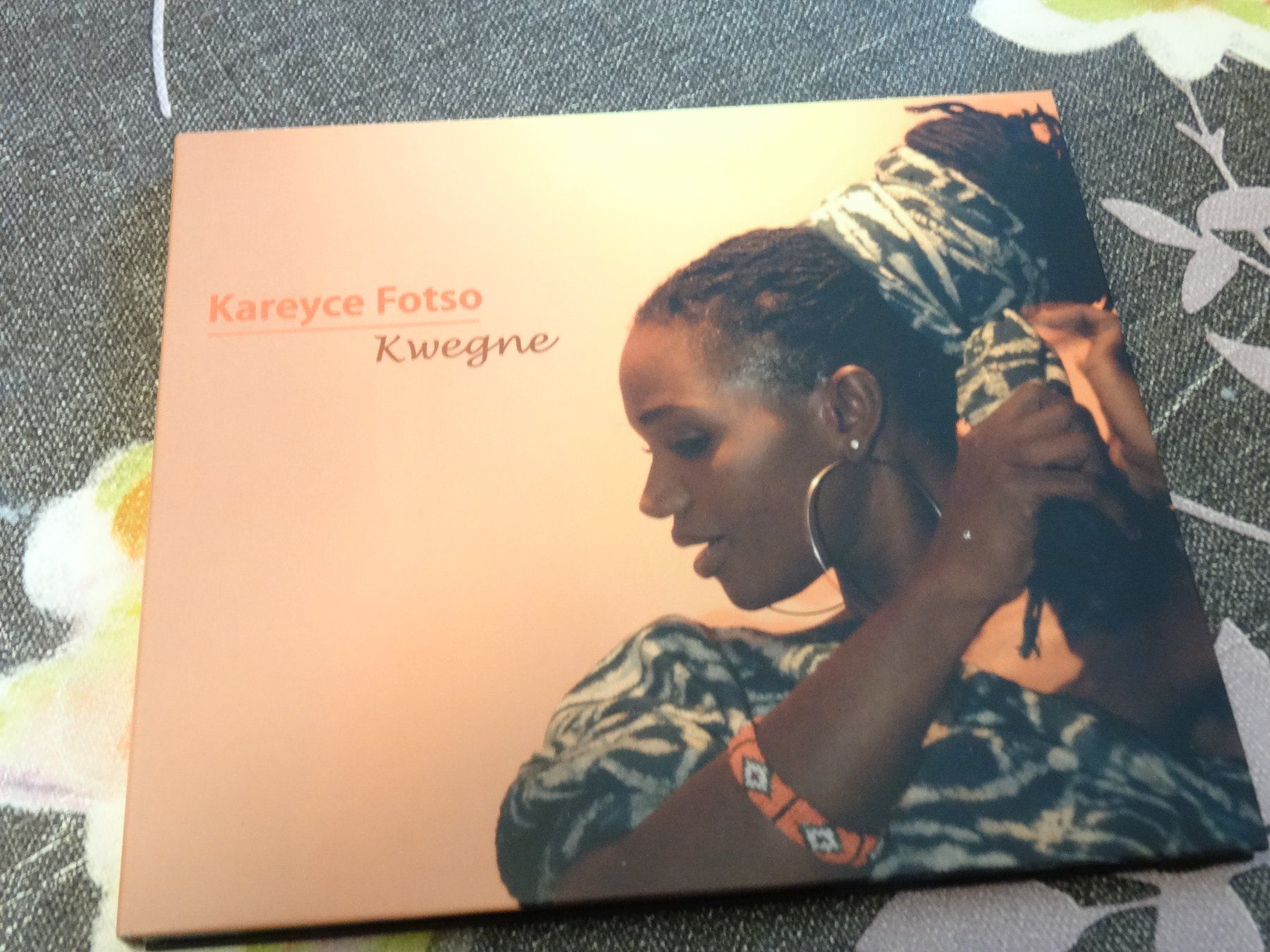 CD: Kareyce Fotso - Kwegne CD – Usato da Olten venduto da Disc-Ausverkauf